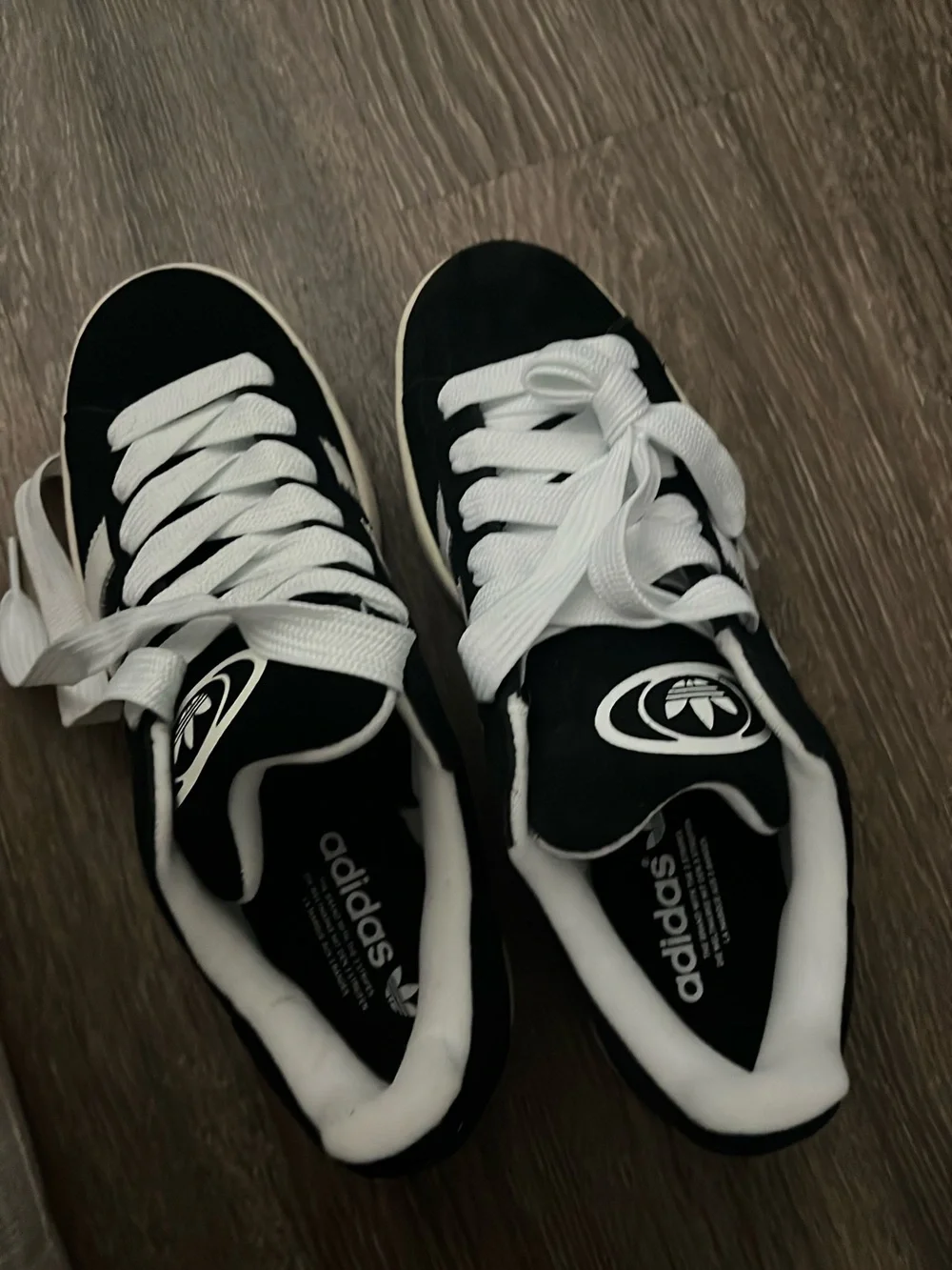 Men’s Adidas sambus